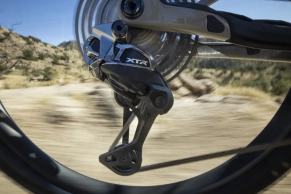 Shimano says goodbye to cables with its new electronic group XTR M9200 Di2
