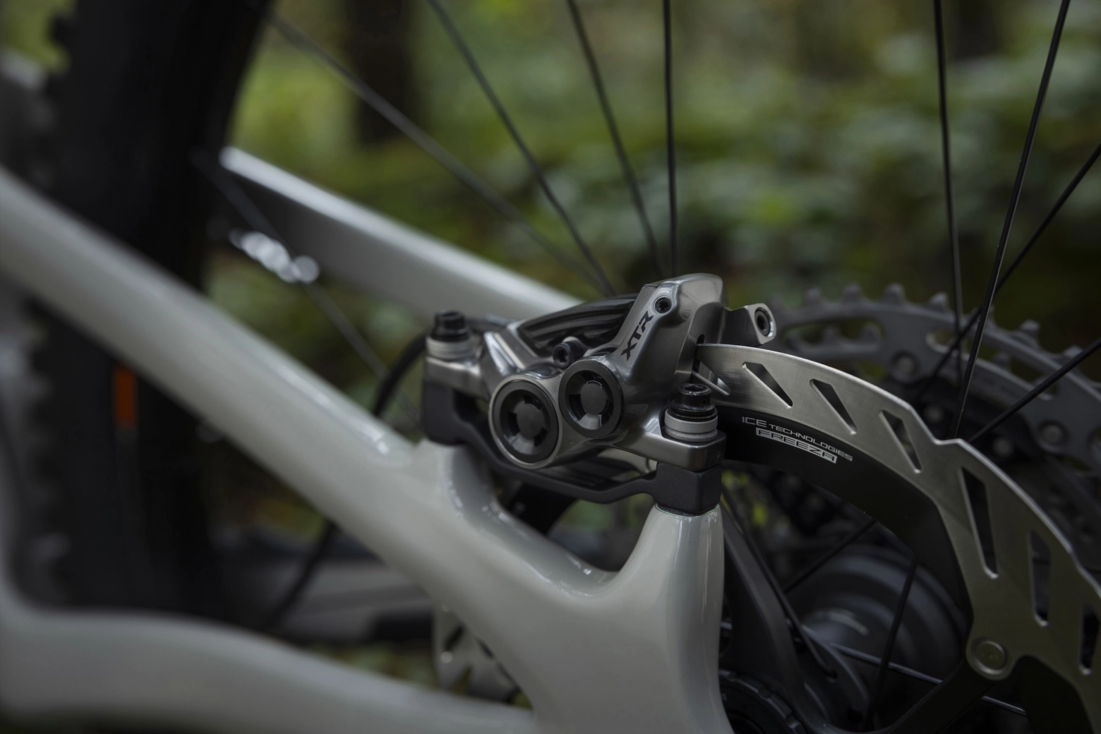 New Shimano XTR M9200 brakes for XC and Enduro