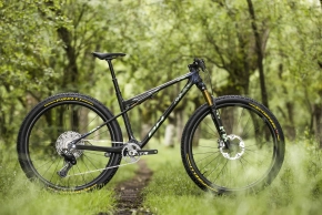 BH debuts the new electronic Shimano XTR on its Lynx SLS and Lynx Race