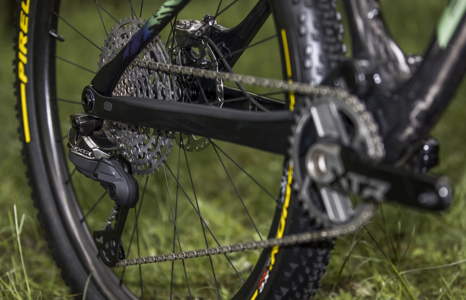 BH debuts the new electronic Shimano XTR on its Lynx SLS and Lynx Race