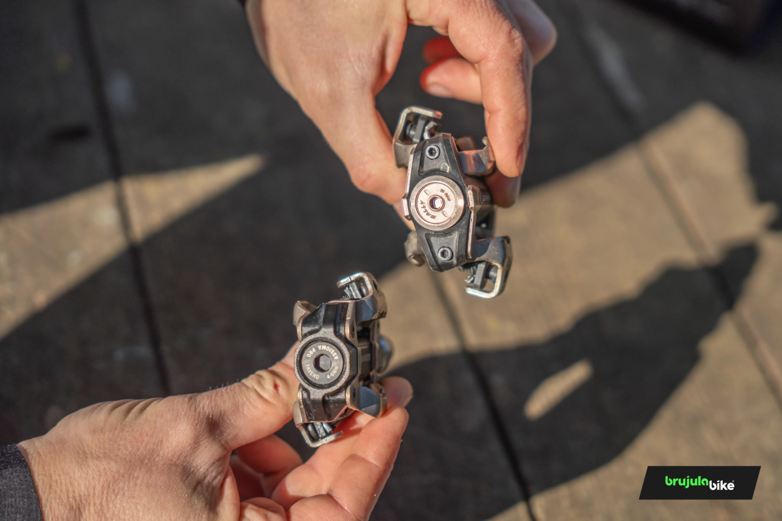 Test and review of pedals with power meter for MTB: Favero Assioma Pro MX-2 vs Garmin Rally XC200