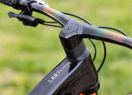 The new Scalpel LAB71 CFR Replica gives you the possibility to buy a bike identical to the one used in the World Cup with Shimano XTR Di2