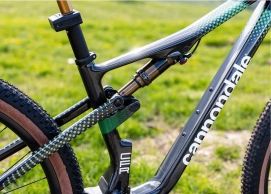 The new Scalpel LAB71 CFR Replica gives you the possibility to buy a bike identical to the one used in the World Cup with Shimano XTR Di2