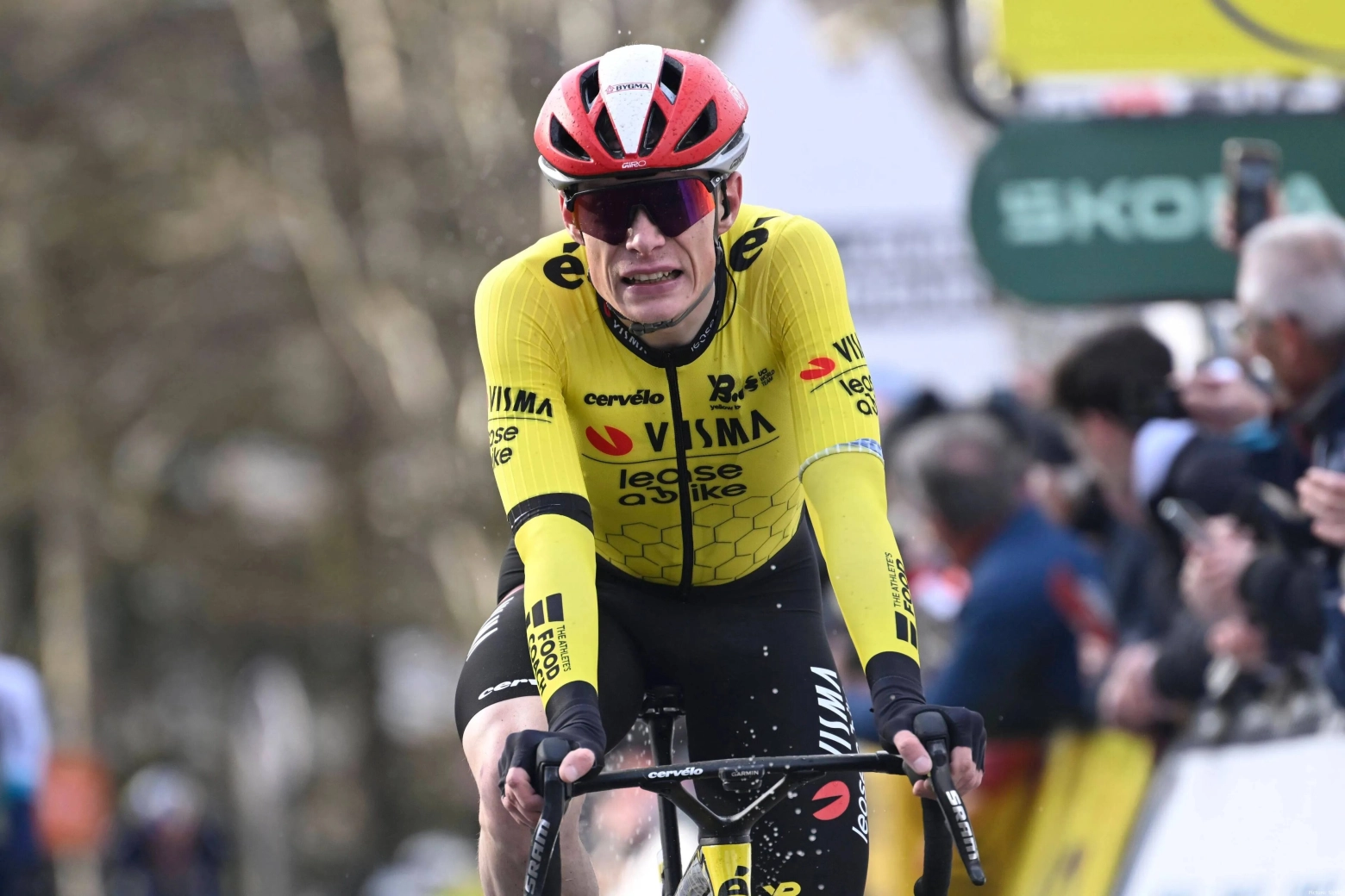 Not only Red Bull signs helmets: Vingegaard debuts sponsor with own colors and message