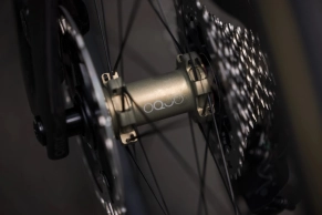 The Orbea Orca 2026 is renewed with the latest Oquo wheels and a new integrated handlebar