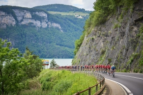Joao Almeida seeks to extend his winning streak in the Tour de Suisse