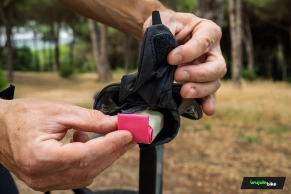 We tested the Syncros Speed iS Direct Mount 200 saddle bag: discretion, firmness, and perfect fit on your Scott