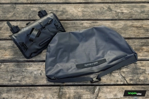 We tested the Syncros Handlebar Bag: space, stability, and gravel aesthetics