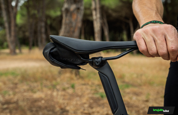 We tested the Syncros Speed iS Direct Mount 200 saddle bag: discretion, firmness, and perfect fit on your Scott