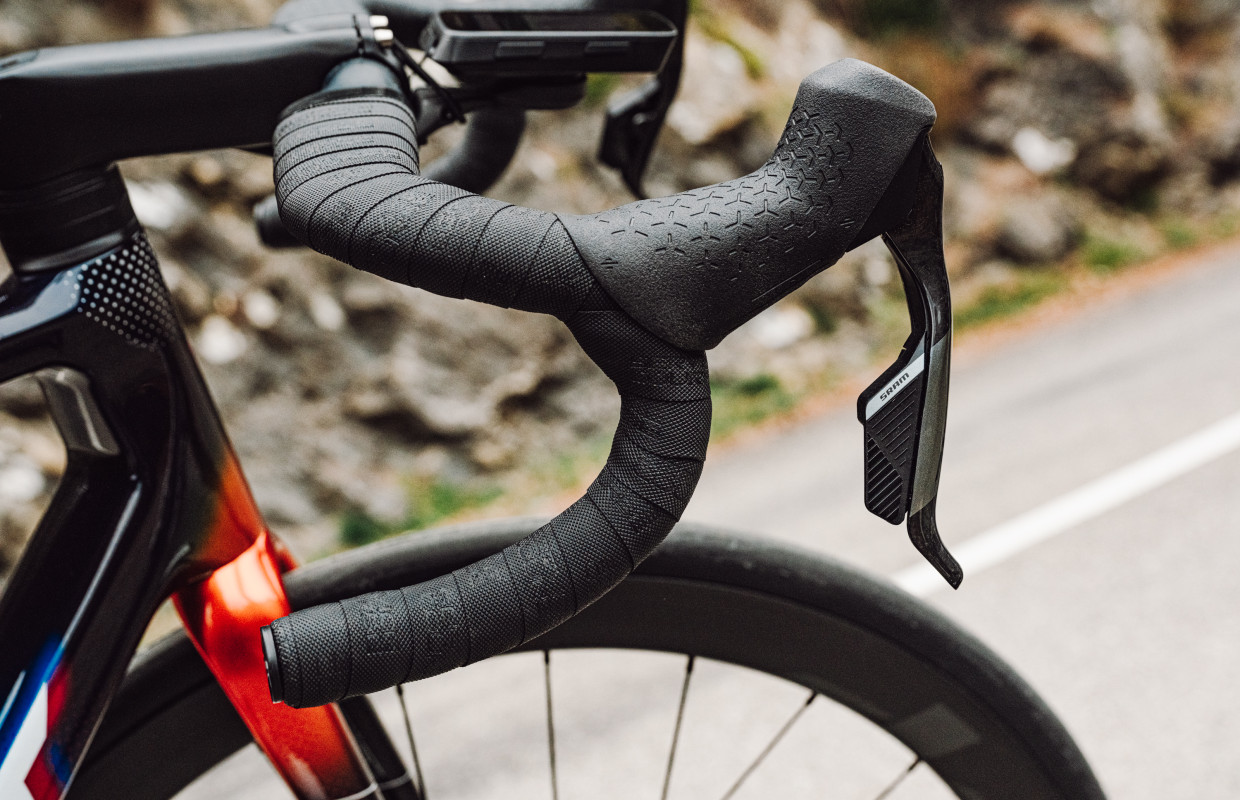 New SRAM Rival AXS and Rival XPLR AXS: premium performance for