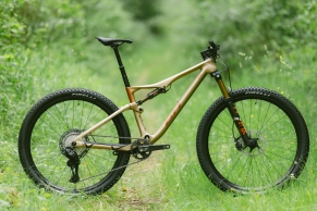 The BH Lynx Race debuts assembly with the new Shimano XT and new colors