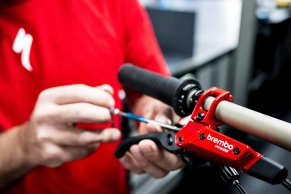 De la Formule 1 et du Moto GP au VTT, voici les freins Brembo que Specialized est en train de tester en compétition