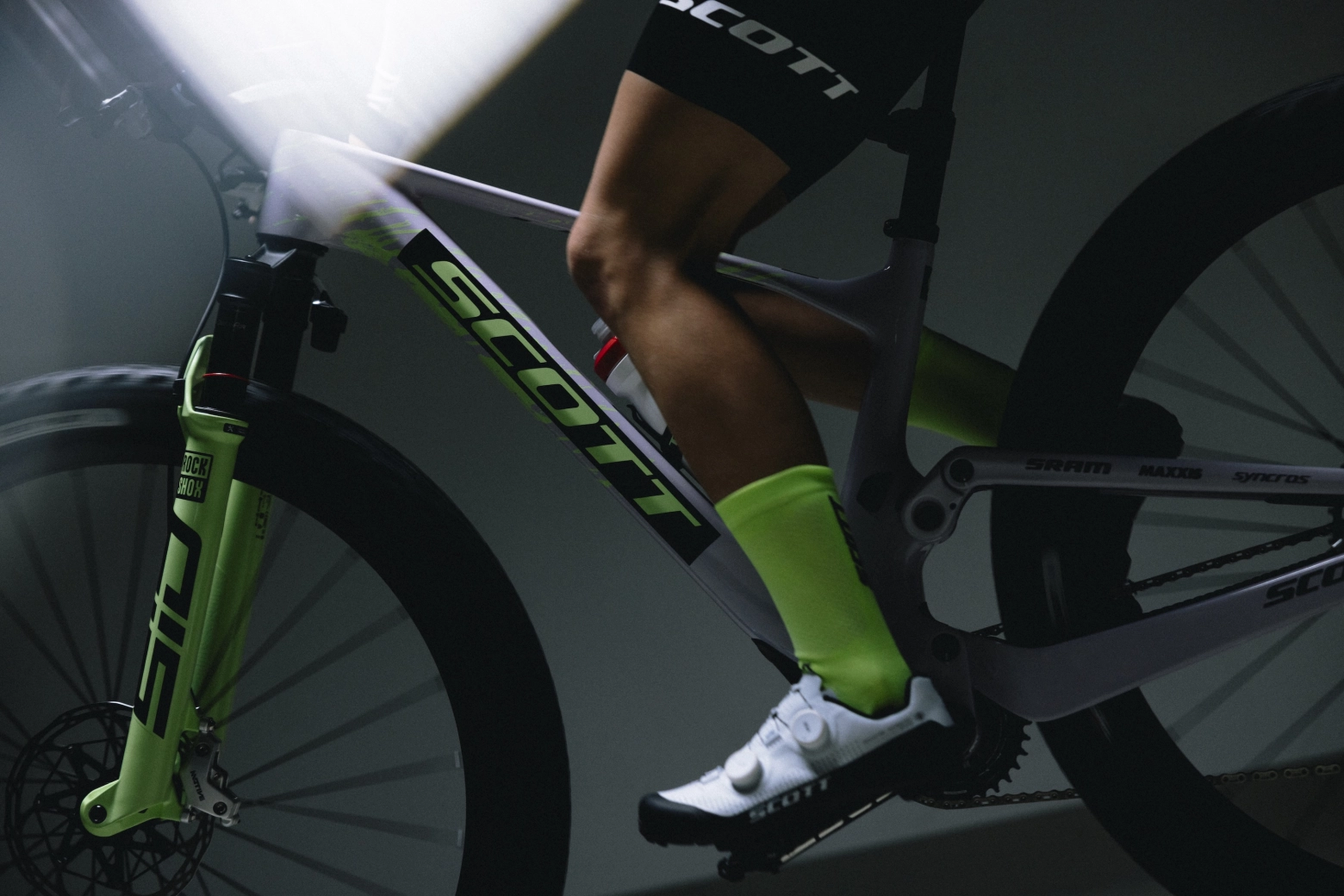 El SCOTT SRAM estrena estética: "Cuando te ves rápido, vas más rápido”