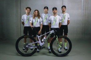The SCOTT SRAM team debuts a new look: "When you look fast, you go faster"