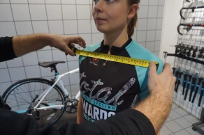 Thousands of signatures collected against new UCI handlebar regulations