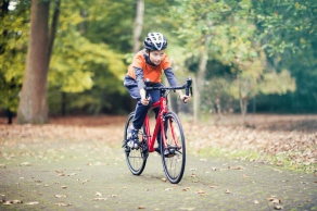 Thousands of signatures collected against new UCI handlebar regulations