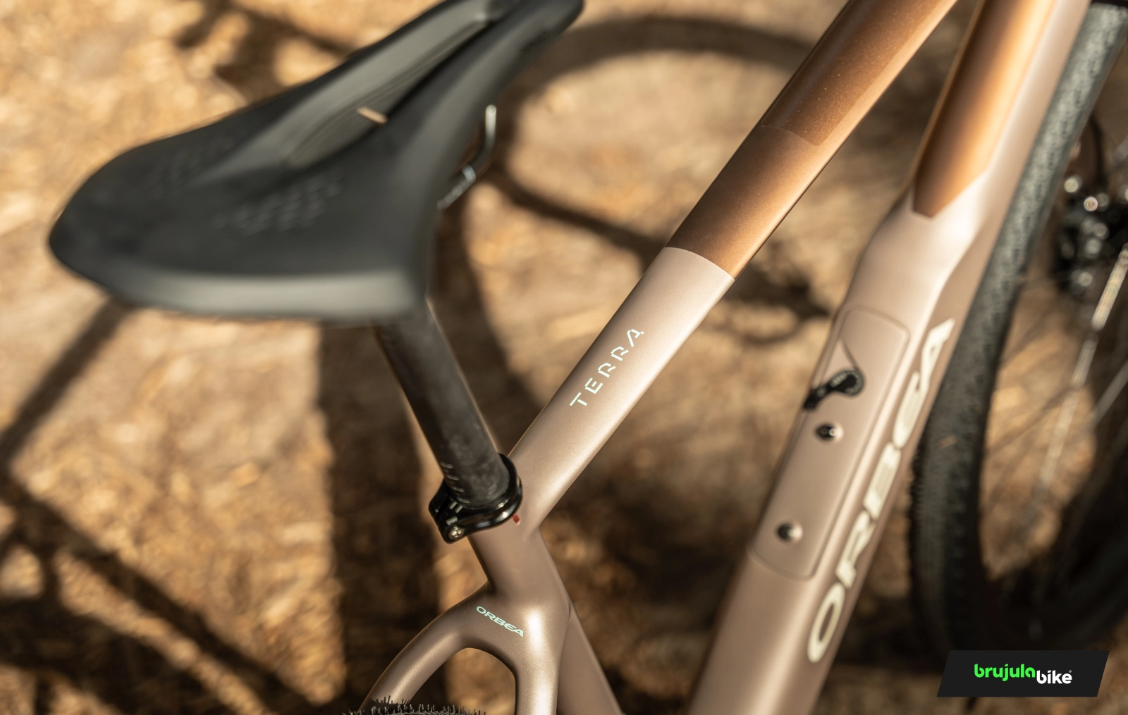 Probamos la nueva Orbea Terra 202: más cómoda y dócil, ideal para pasar muchas horas sobre ella