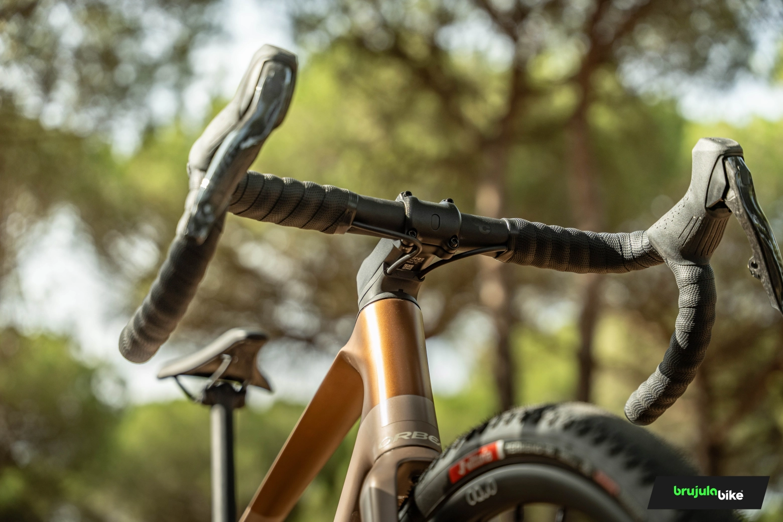 Probamos la nueva Orbea Terra 202: más cómoda y dócil, ideal para pasar muchas horas sobre ella