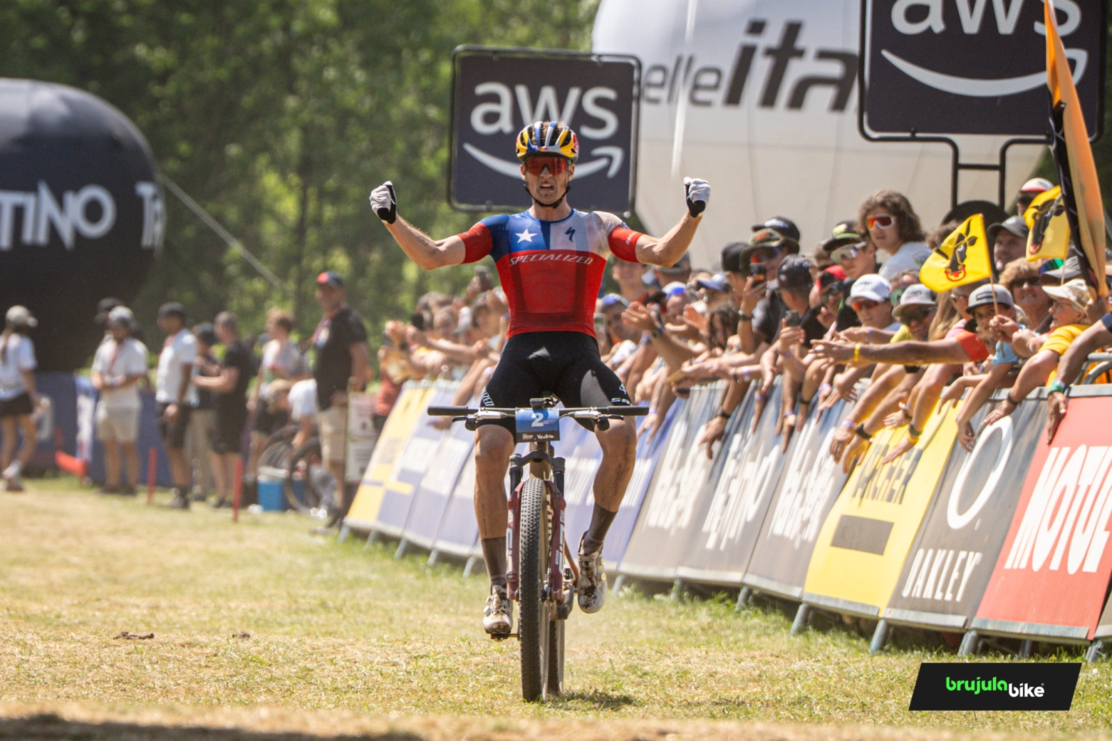 Martin Vidaurre faz história em Val di Sole com a primeira vitória de elite para o Chile na Copa do Mundo XCO