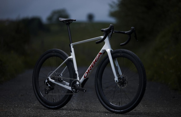 Le gravel de compétition arrive chez Orbea avec la nouvelle Terra Race