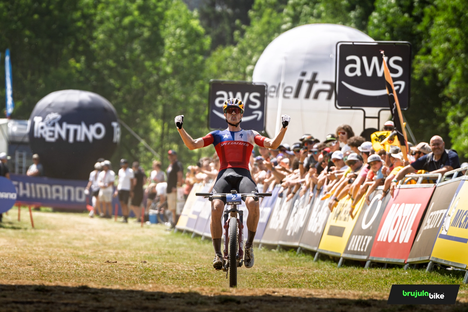 Martin Vidaurre hace historia en Val di Sole con la primera victoria élite para Chile en la Copa del Mundo XCO