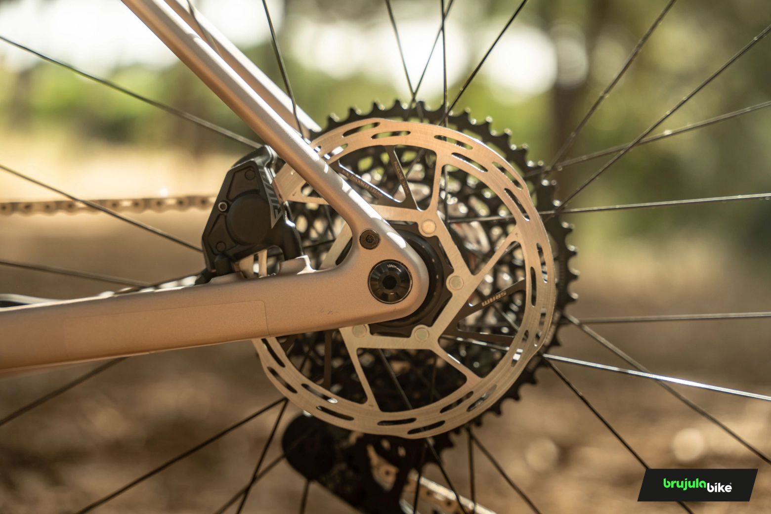 Probamos el SRAM Rival XPLR, el modelos 13v electrónico más asequible de la marca para gravel