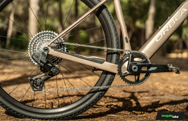 Nous avons testé le SRAM Rival XPLR, le modèle électronique 13 vitesses le plus abordable de la marque pour le gravel