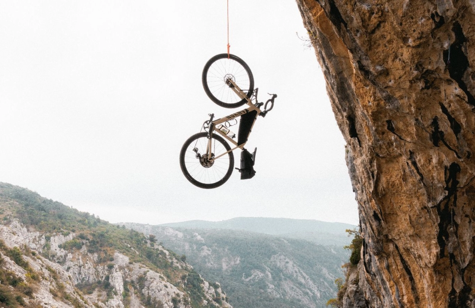 Canyon reinvents the Grizl with more capacity, more technology, and a dual personality