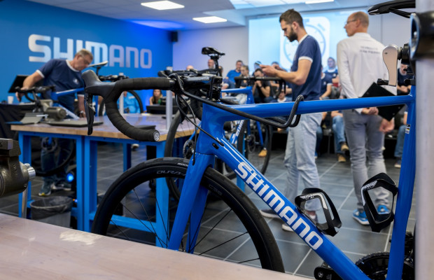 Diante da "escassez crítica" de mecânicos de bicicletas na Europa, a Shimano lança esta iniciativa