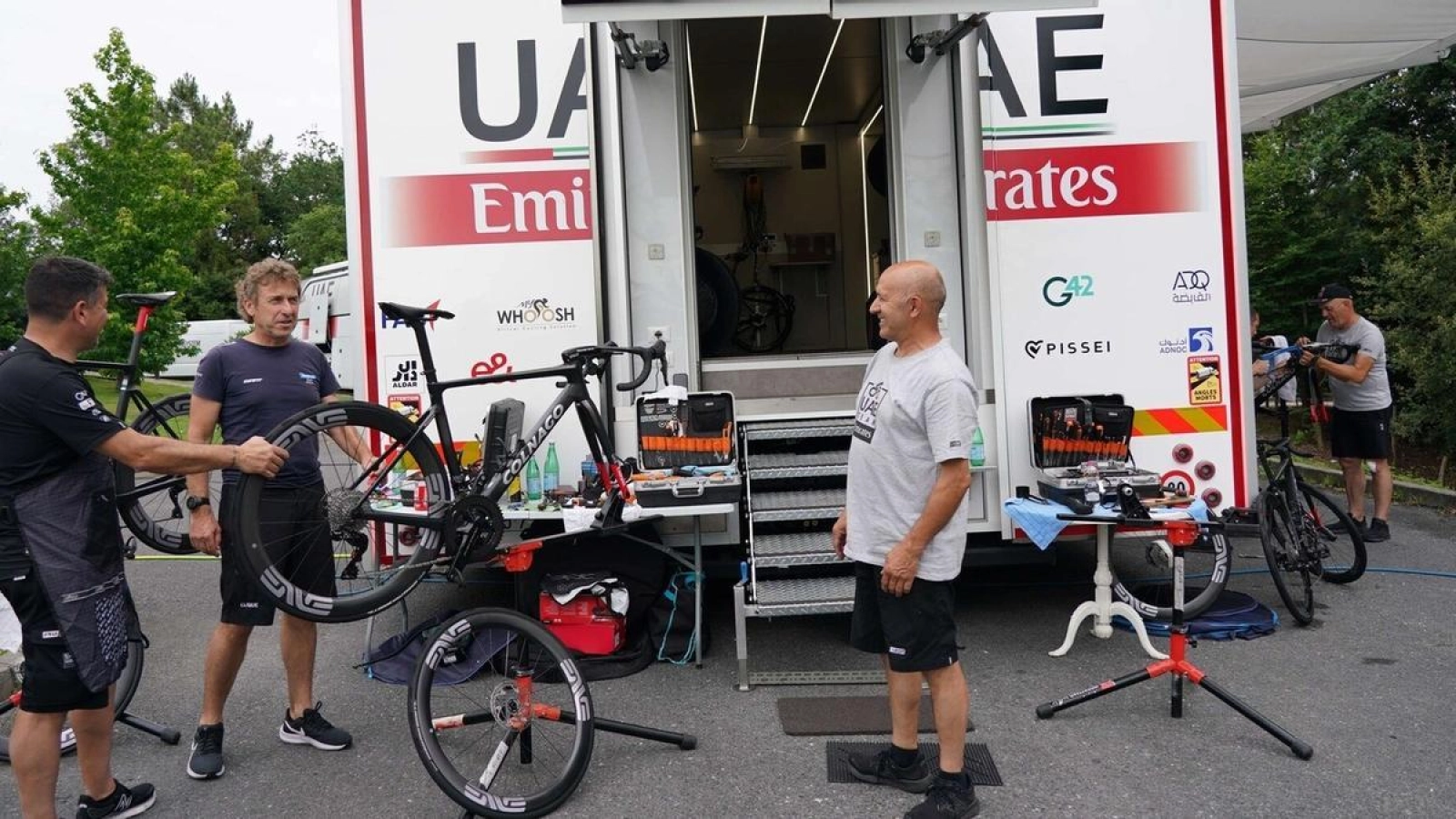 What trends will we see in the equipment of the Tour de France 2025?