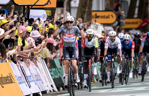 Jasper Philipsen gana la primera del Tour y se viste de amarillo