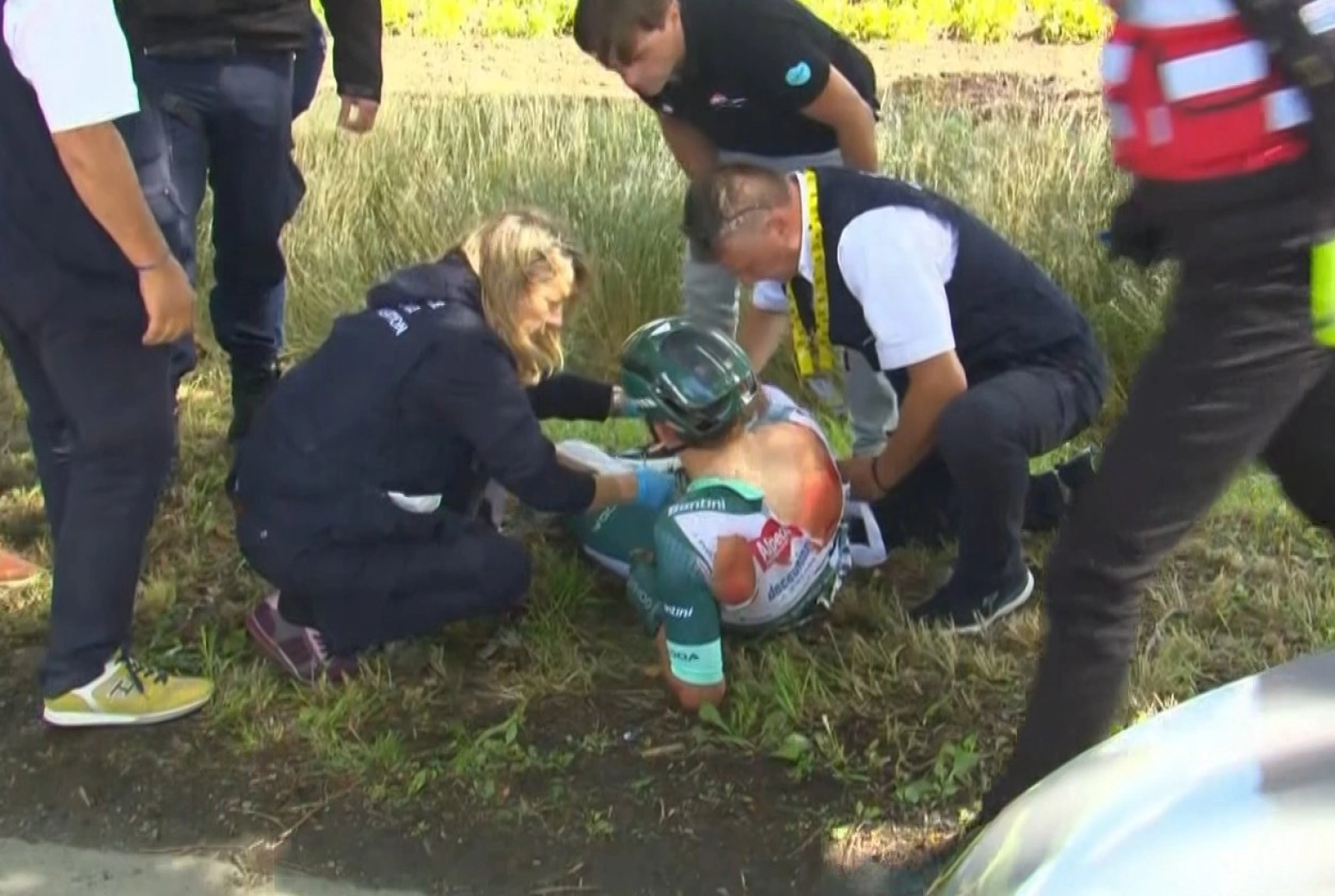 Tim Merlier wins a crash-filled 3rd stage of the Tour de France that saw Jasper Philipsen forced to retire
