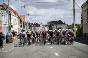 Tim Merlier wins a crash-filled 3rd stage of the Tour de France that saw Jasper Philipsen forced to retire