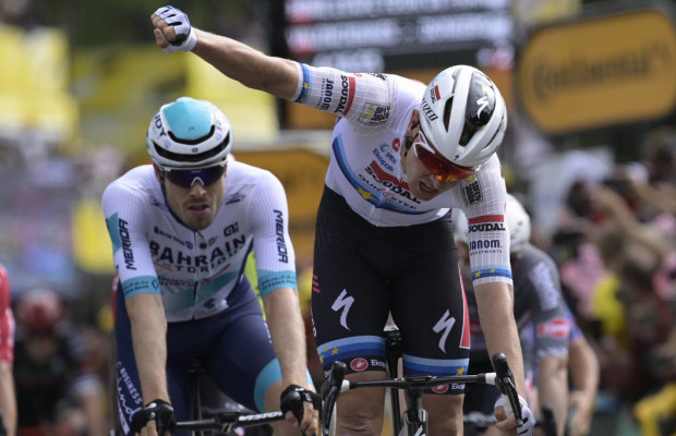 Tim Merlier wins a crash-filled 3rd stage of the Tour de France that saw Jasper Philipsen forced to retire