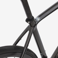 La nueva Van Rysel EDR CF ULTRA está llamada a ser la bici más polivalente de la marca