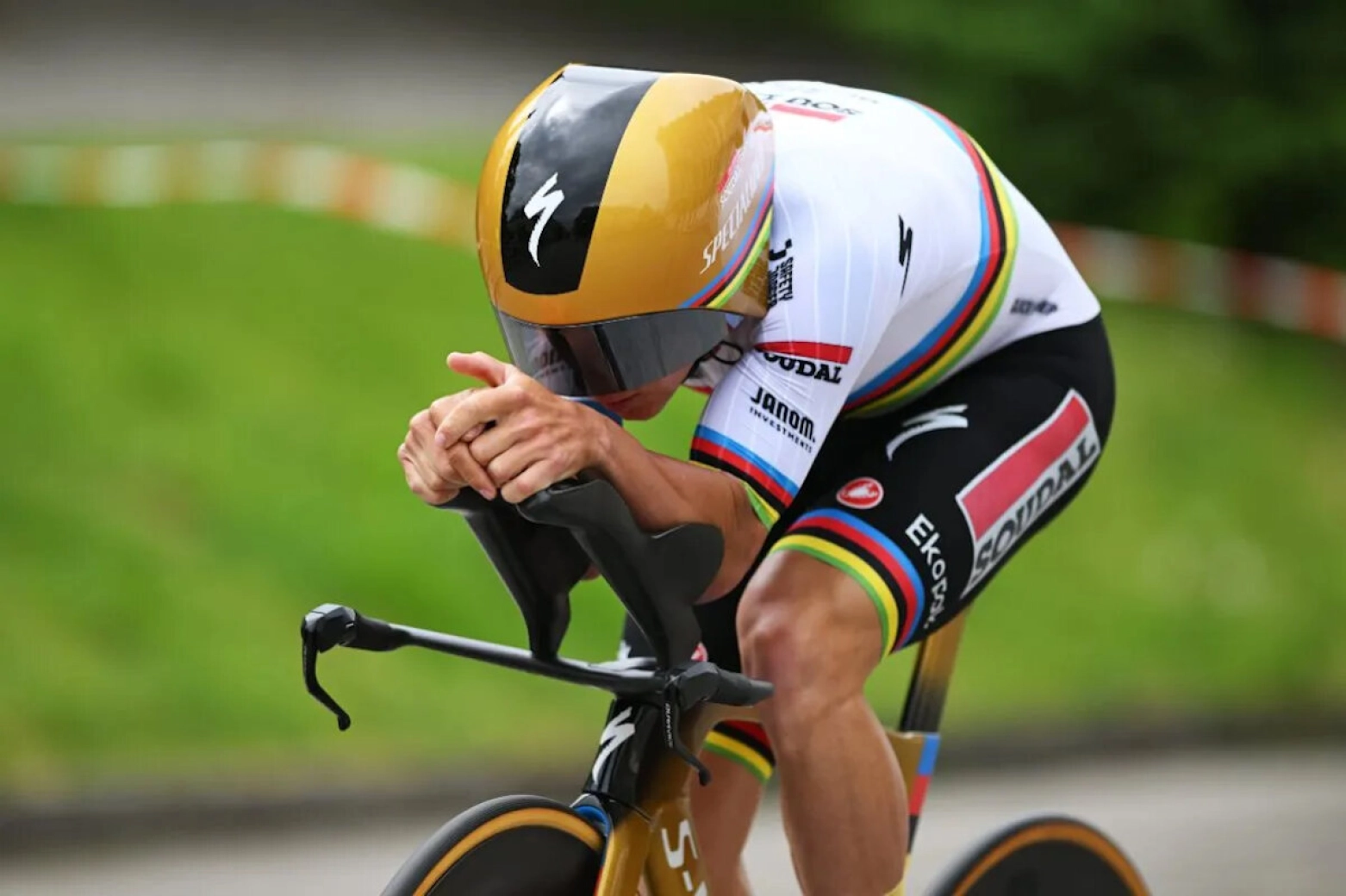 The change of Evenepoel is accelerating. INEOS or Red Bull?