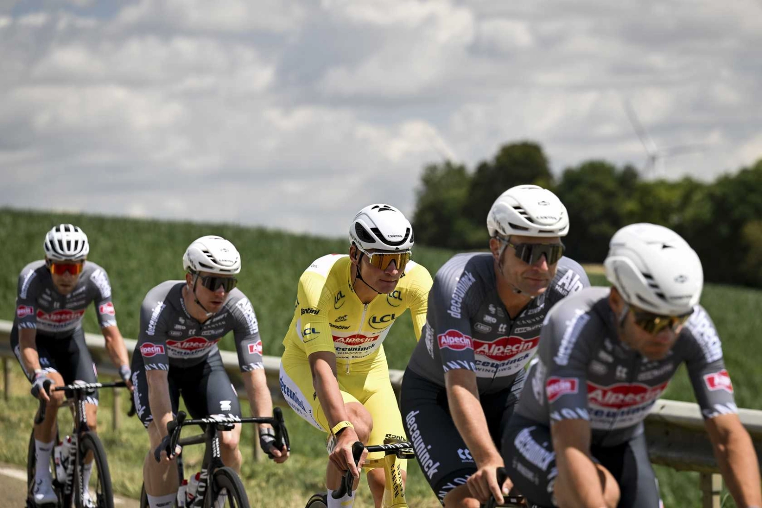 Tadej Pogacar adds his 100th victory in the fourth stage of the Tour de France 2025