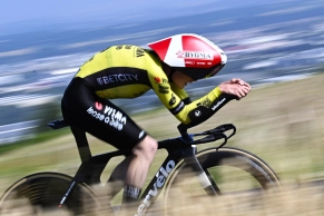 €1350 for a saddle? That's the new Prologo PREDATOR 01TT CPC chosen by Jonas Vingegaard