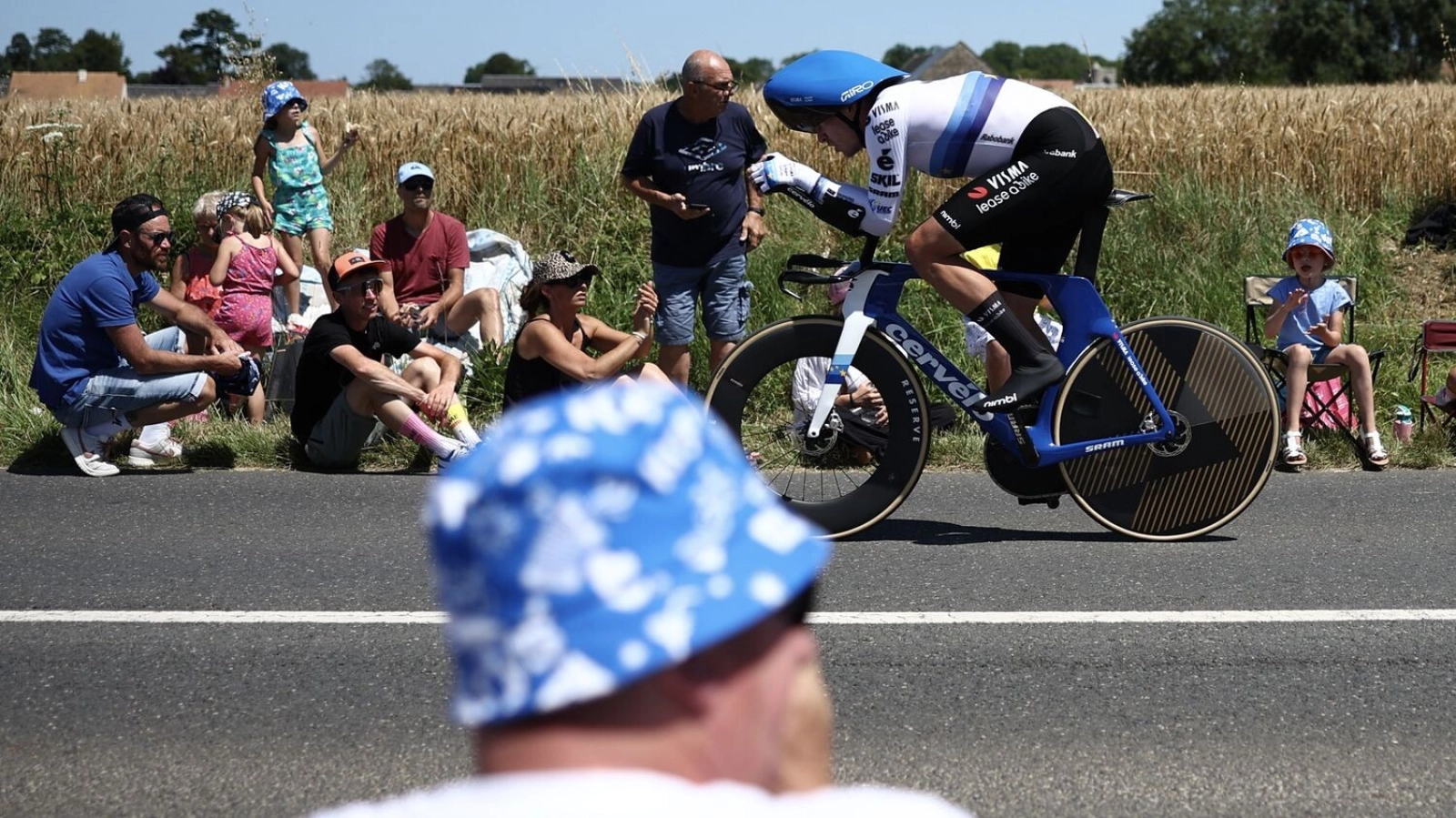 Moral blow from Pogacar to Vingegaard in a time trial that Remco Evenepoel won