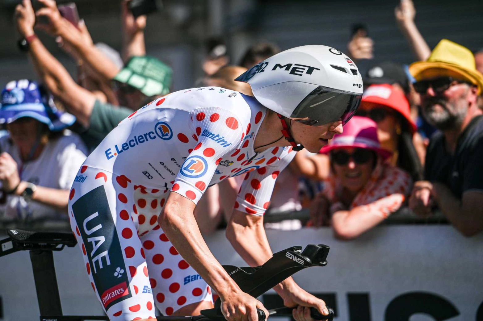 Moral blow from Pogacar to Vingegaard in a time trial that Remco Evenepoel won