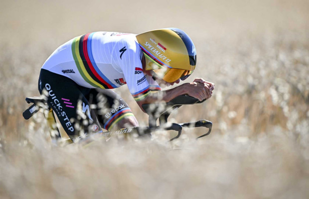 Moral blow from Pogacar to Vingegaard in a time trial that Remco Evenepoel won