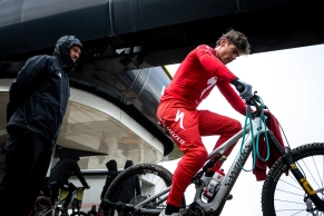 Specialized lanza la nueva colección de ropa S-Works: máxima aerodinámica, rendimiento y comodidad