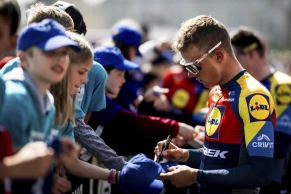 Who are the sponsors of the Tour de France teams and what do they do?