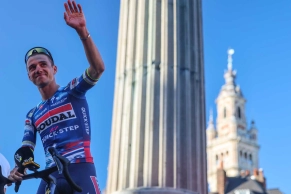 Who are the sponsors of the Tour de France teams and what do they do?