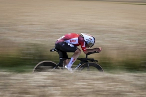Who are the sponsors of the Tour de France teams and what do they do?