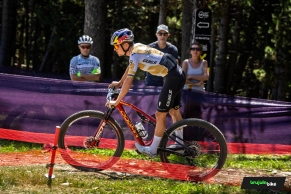 La Pinarello Dogma XC de Pidcock estrena montaje y diseño en Andorra