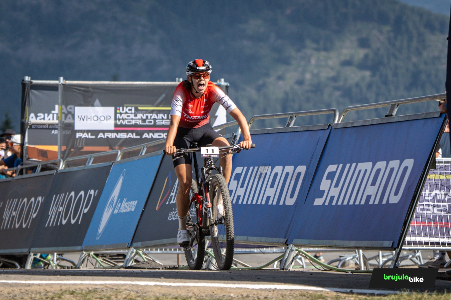 Luca Martin breaks Blevins' winning streak in a thrilling finish and Alessandra Keller wins the Short Track in Andorra with a powerful attack