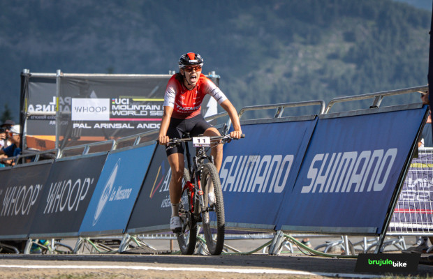 Luca Martin breaks Blevins' winning streak in a thrilling finish and Alessandra Keller wins the Short Track in Andorra with a powerful attack