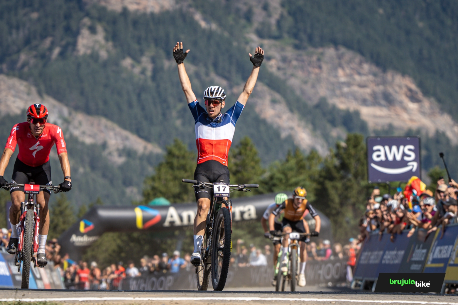 Luca Martin breaks Blevins' winning streak in a thrilling finish and Alessandra Keller wins the Short Track in Andorra with a powerful attack