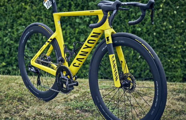 Canyon paints in sprint mode: another custom Aeroad CFR for Van der Poel